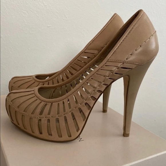 BCBGeneration.Stilettos - Picture 3 of 5